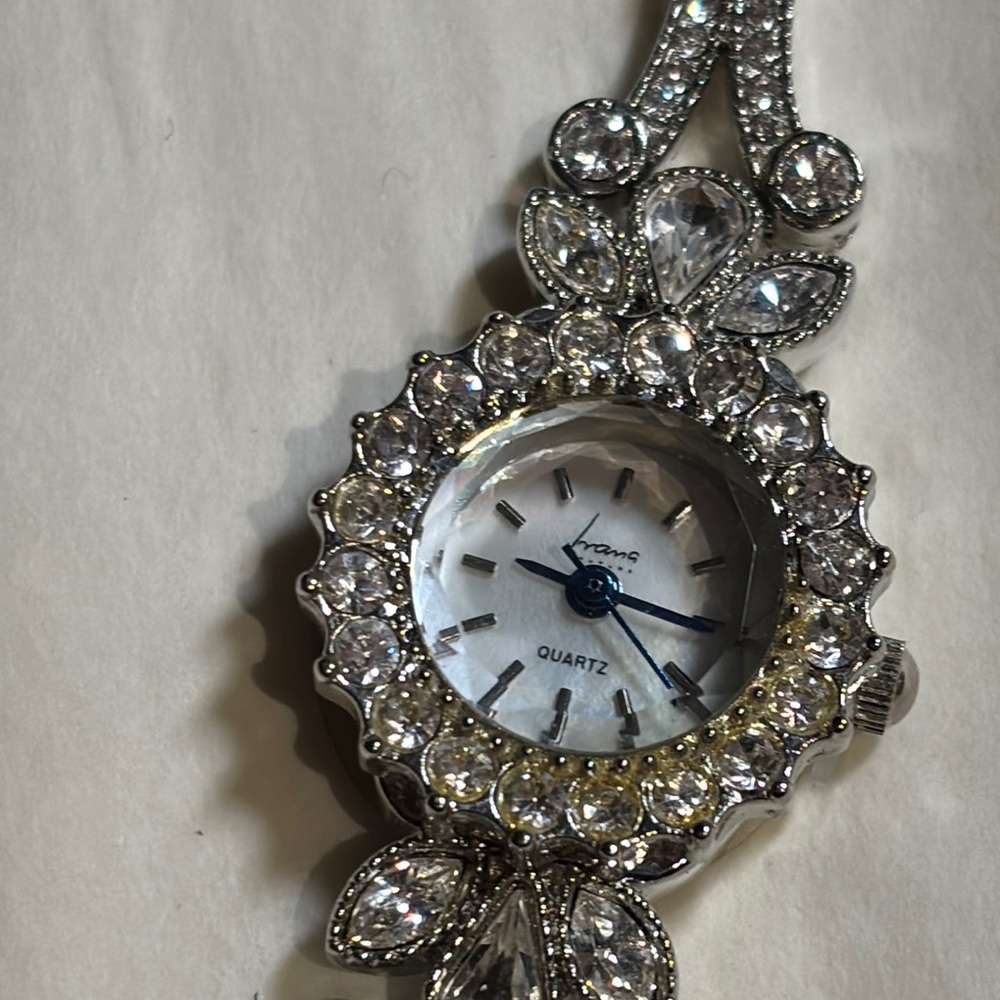 Vintage Ivanna Trump Elegant Silver Quartz Women's Watch